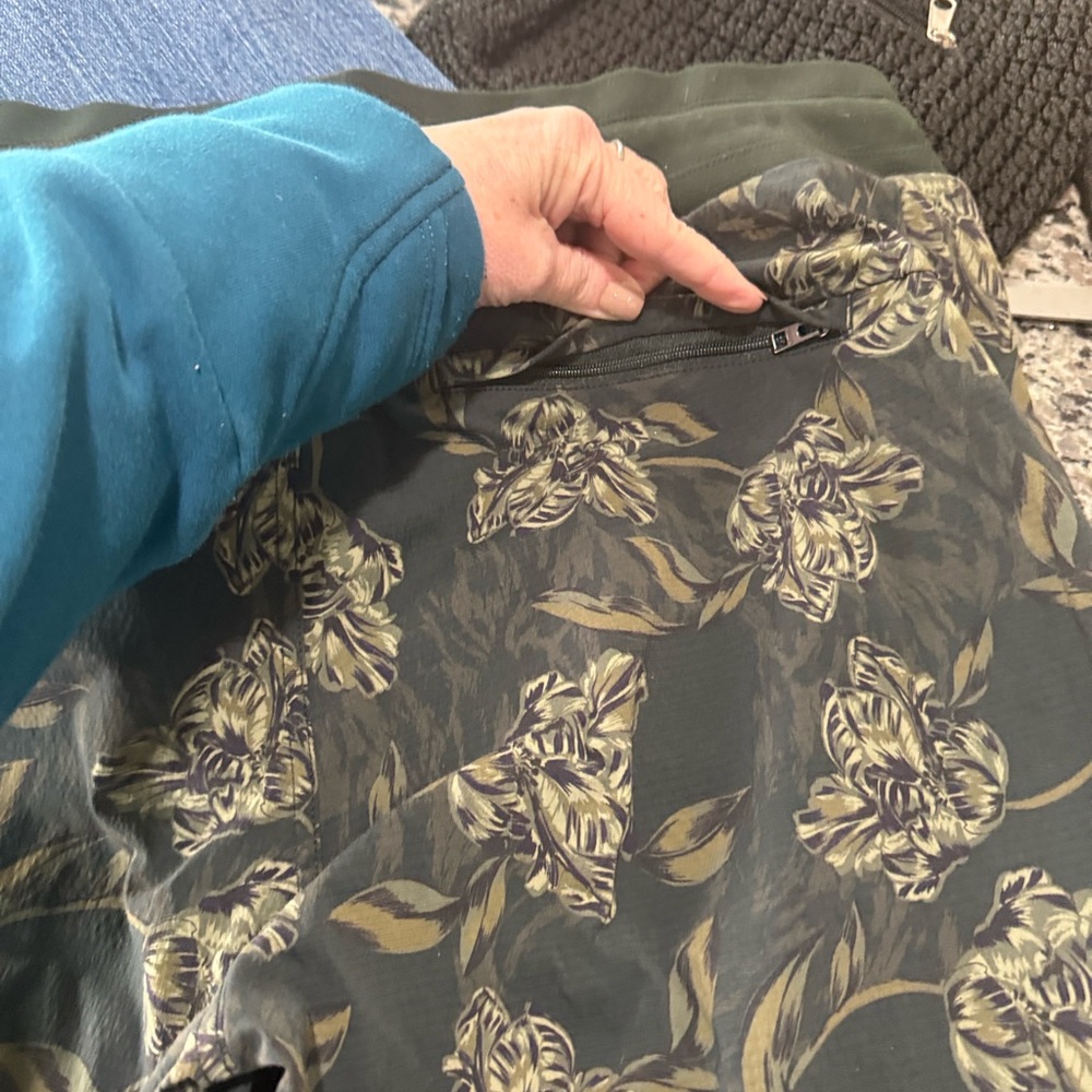 Athleta Trekkie North Printed Jogger — Deep Olive - Picture 5 of 9